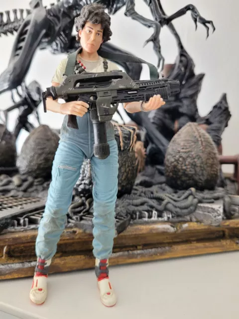 Neca Alien ALIENS ELLEN RIPLEY Giger Figur NEW OVP Xenomorph Facehugger Sideshow