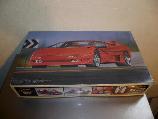 KK Scale Modellauto Lotus Esprit Turbo 1981 Weiß James Bond, Maßstab 1:18