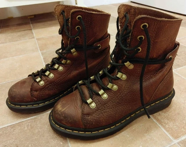 Dr martens hot sale coraline grizzly