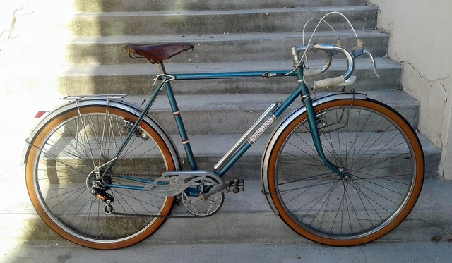 Vélo Randonneuse Vintage Berthoud – Cadre Acier, Freins Mafac, Dérailleurs Huret/Shimano