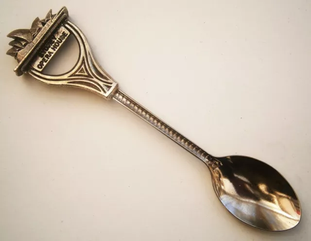 SZ208) Sydney Opera House 3D Australia souvenir vintage collectors spoon