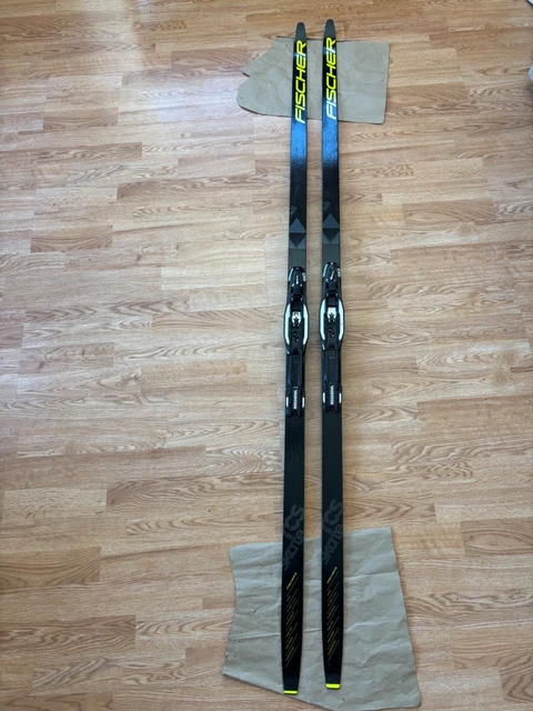 Skis, Skiing, Snowboarding & Snowshoeing, Winter Sports, Sporting