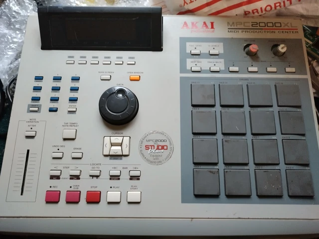Akai MPC2000XL Midi Production Center