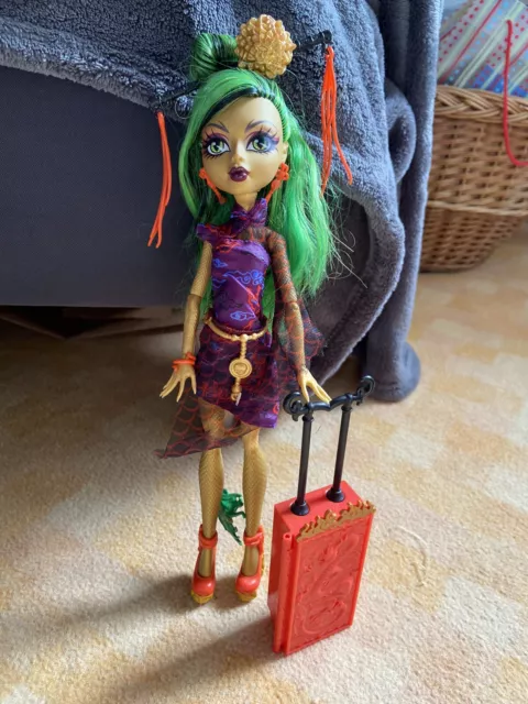 Monster High Puppe Jinafire Long „Scaris / City Of Frights“ Edition 2012