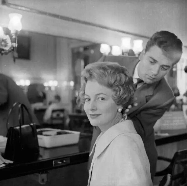 Actress Olivia de Havilland getting her hair and make-up done 1958 Old Photo 1