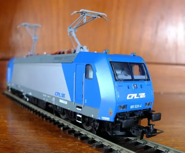 Piko 57440 HO gauge BR 185 / Traxx electric locomotive in CFL livery