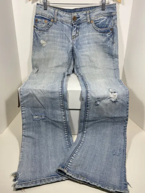 Women’s Vintage American Eagle Artist, distressed bootleg jeans Size 4 Long