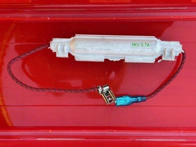 Fusible X 5KV 0.7A Avec Boîtier De 9,9 CM Faston Bleu N513