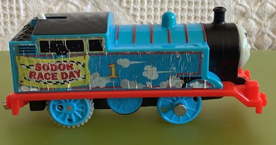 THOMAS FRIENDS TRACKMASTER Mattel Sodor Race Day Motorized Train Engine ...