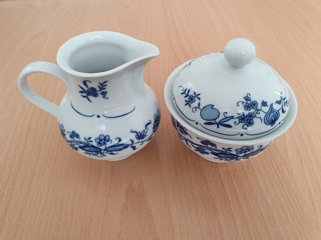 Set DDR Milchkännchen und Zuckerdose Henneberg-Porzellan Kobalt blau Blumen