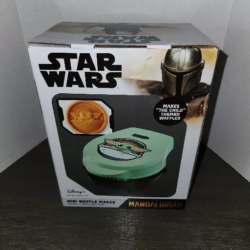 https://www.picclickimg.com/VfkAAOSwNfJko2cj/NEW-IN-BOX-Disney-Star-Wars-Mini-Waffle.webp