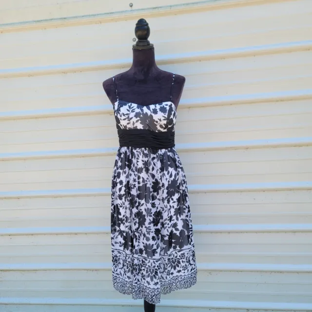 White House Black Market WHBM Women's Strapless Tie Padded Dress Size 4 Floral