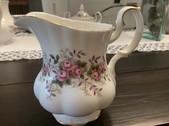 Royal Albert Lavender Rose creamer. pre-owned never used Excellent condition