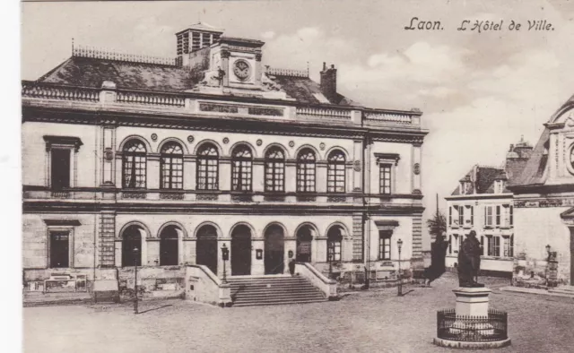 CPA 02 LAON  l'Hotel de Ville
