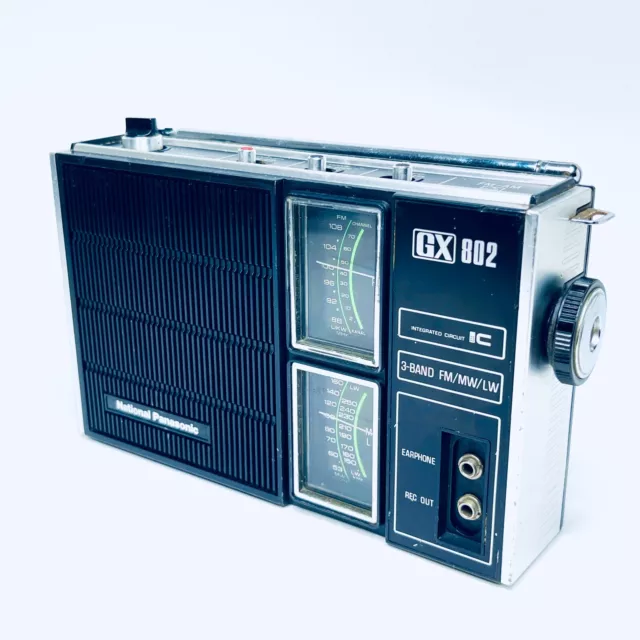 File:Vintage Panasonic Two-Band (FM-AM) Transistor Radio, Model RF