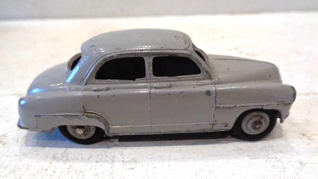Jouet Dinky Toys Simca 9 Aronde De 1954 - Échelle 1:43 - Vert Olive - Occasion