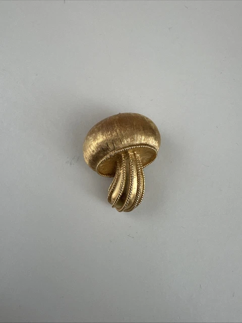 Broche Éclair Vintage Trifari Doré - Années 70-80, Longueur 7cm - Bijou Rétro Occasion