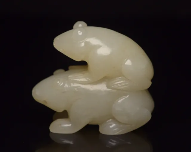 Collection Chinese Natural Hetian Jade Nicely Carved Frog Statue Figurines Art
