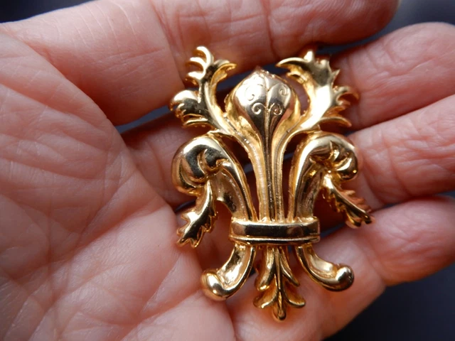 Broche Fleur De Lys Cristal Autrichien – Bijou élégant Pour Robe, Manteau Ou Cadeau