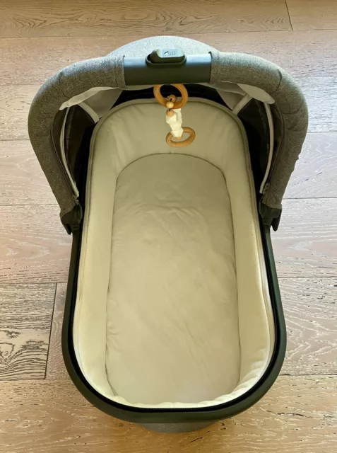 UPPAbaby Bassinet V2, Greyson (Charcoal Melange) 2