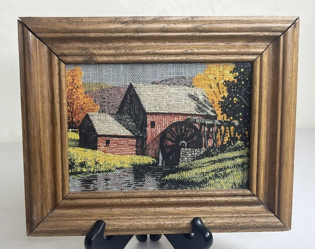 Escena de rueda hidráulica bordada a mano de colección granero/granja enmarcada credera de campo