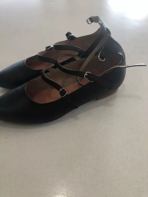 Bared Ladies ￼black Leather Flats Size 38