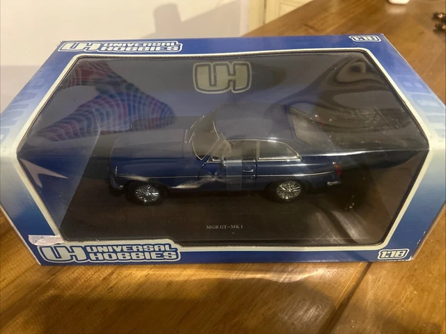 Miniature Universal Hobbies 1/18 - MG MGB GT MK1 4 Cylinders - Bleu Mineral - Neuve