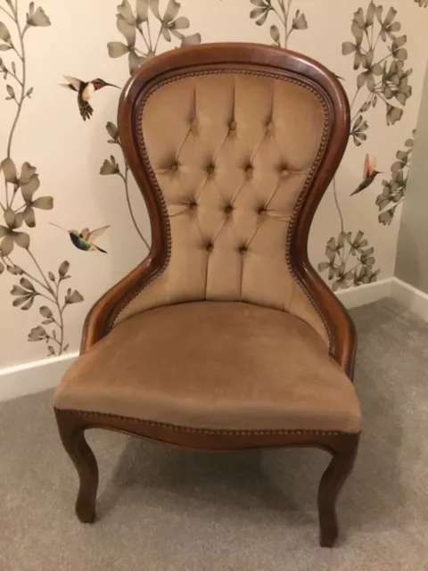 Victorian Style Low Button Back Spoon Chair