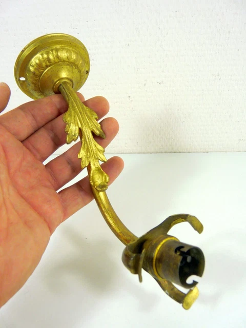 Ancienne applique murale en bronze dore XIX° decor feuille d'acanthe Louis XVI