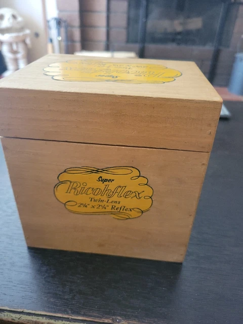 CAJA DE MADERA DE LENTES DOBLES RICOHFLEX de colección