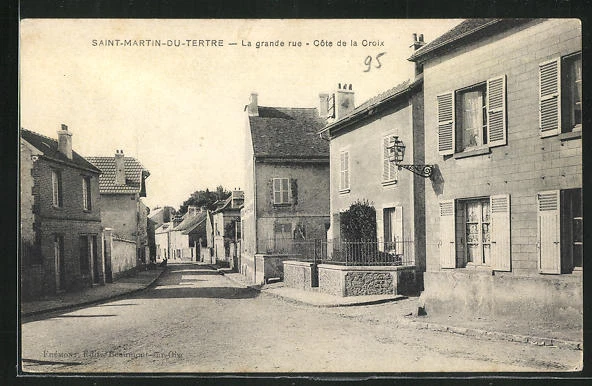 CPA Saint-Martin-du-Tertre, La grande-rue, vue de la rue