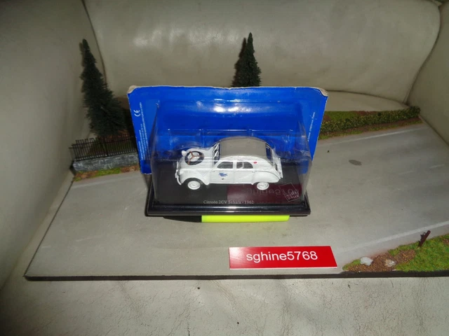 Renault Espace 1 SAMU 03 SMUR Montluçon - Universal Hobbies 1/43