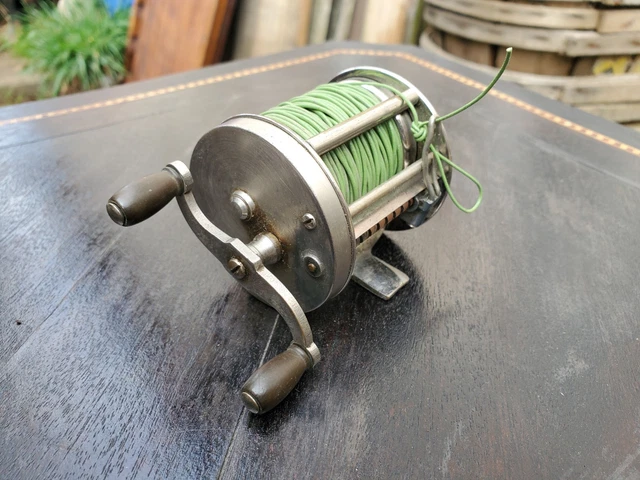 Vieux Moulinet De Pêche Bronson Veteran N°1010 - Modèle Vintage Pour Collectionneur
