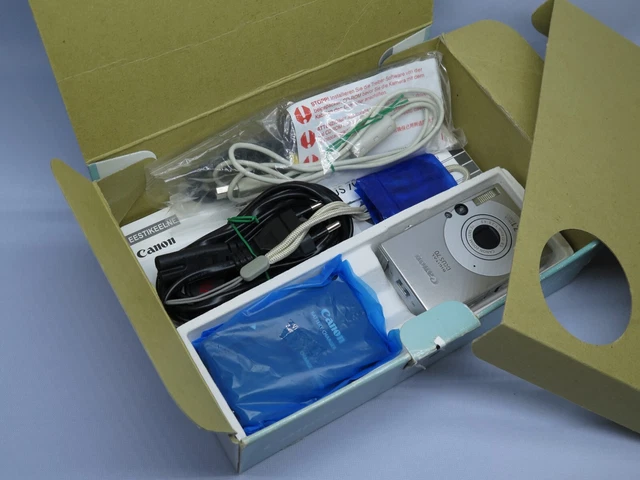 Canon Digital IXUS 70 / PowerShot SD1000 Compact Digital Camera