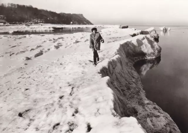 Ansichtskarte Insel Usedom Winter an der Ostsee Spaziergang am Meer Postkarte AK