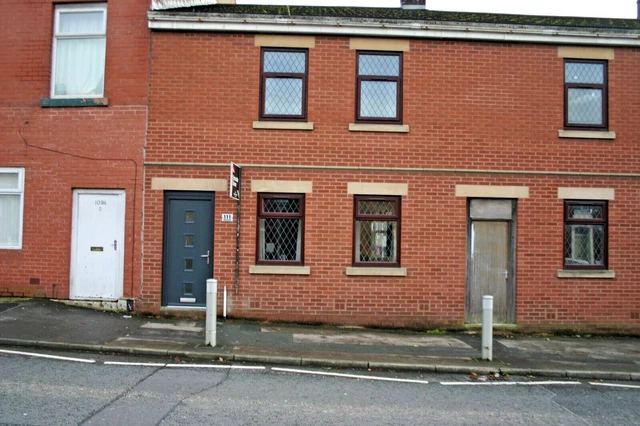 Blackburn Lancs 4 bed terraced house with private off road parking Blackburn Lancs 4 bed terraced house with private off road parking