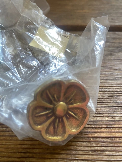 Vintage Brass Cabinet Drawer Pulls Knobs Daisy Flower Floral Gold Tone Belwith Vintage Brass Cabinet Drawer Pulls Knobs Daisy Flower Floral Gold Tone Belwith