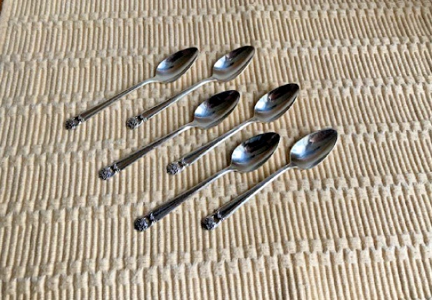 Eternally Yours 1847 Rogers Bros 1847 ROGERS BROS ETERNALLY YOURS - Main Image