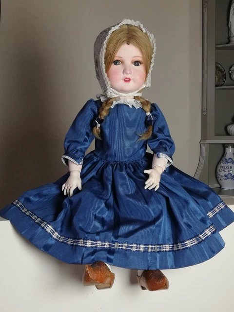 Poupée Ancienne En Porcelaine SFBJ 301 - Bébé 3/0 - 20 Cm - Collection
