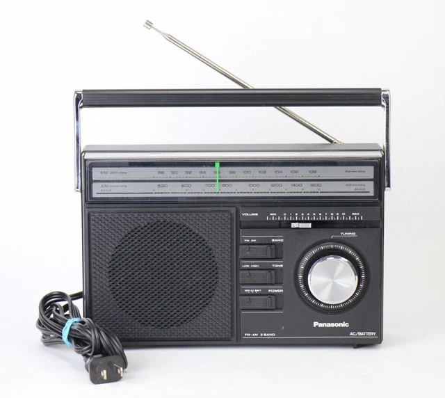 VINTAGE PANASONIC RF569 FM/AM Portable Radio AC/Batteries Tested