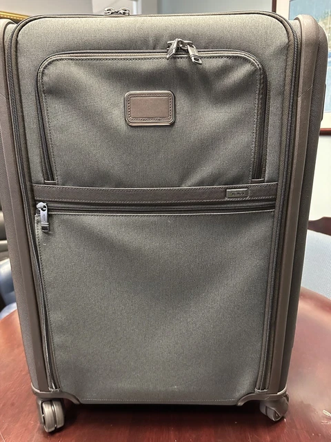 TUMI Alpha 3 Short Trip Expandable 4 Wheel Packing Case Anthracite - 117173-1009