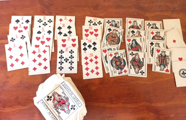 Pique Costume Vintage Jeux De Cartes Image stock - Image du amusement, tisonnier: 176152141