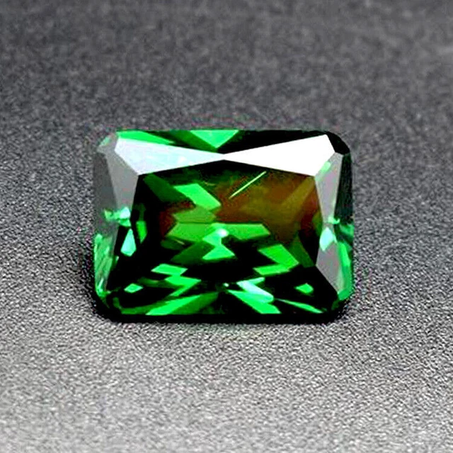 Émeraude Verte De Colombie 8,94 Carats - Taille Émeraude, Certificat ALGT, Transparente