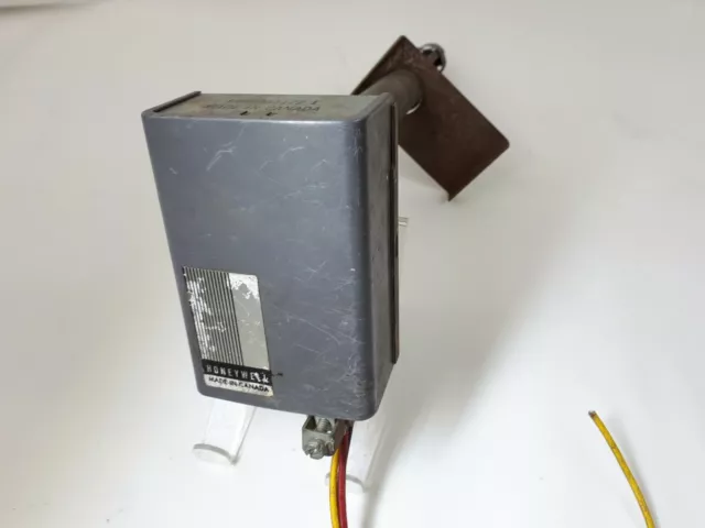 L4064A1008 Honeywell 11-1/2" Combination Insertion Fan and Limit Control 1"Width