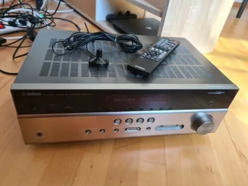 Yamaha RX-V477 AV-Receiver Silber sehr guter Zustand mit YPAO Mess Mikrofon