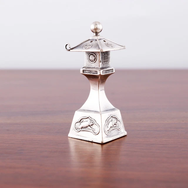 Figural Japanese 950 Silver Salt Shaker Pagoda Lantern Form 20Thc No Monogram