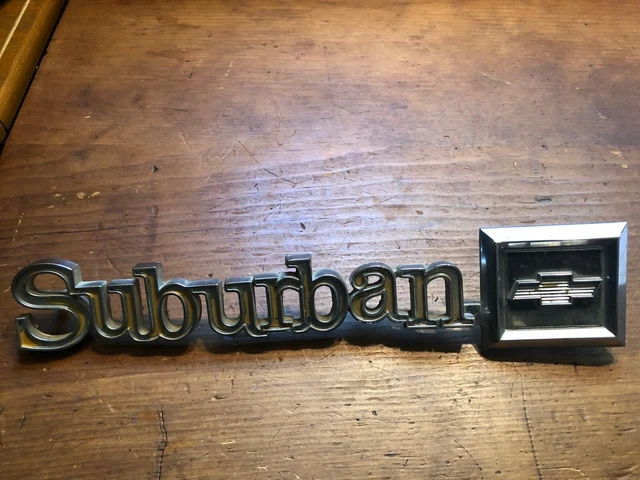 1973-1988 Chevrolet Suburban Tailgate Emblem 14016626 Oem Classic Barn Door Nice
