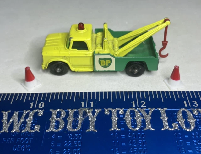 1965 Lesney Matchbox 13 Dodge Wreck Truck BP Yellow Green VGC Road Cones Incld
