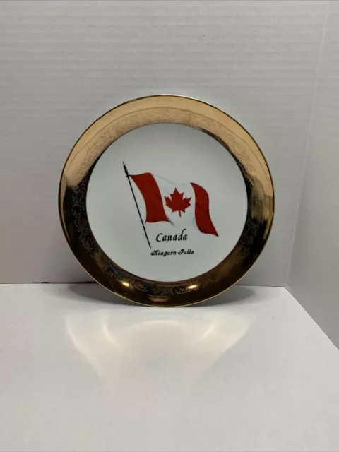 Beautiful Canada Flag Niagra Falls 22K Gold Rimmed Plate! 9.5 “