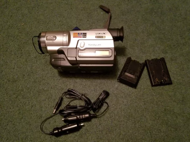 Sony Handycam CCD-TRV108 Hi-8 Analog Camcorder SEMI WORKING/Ambico charger READ